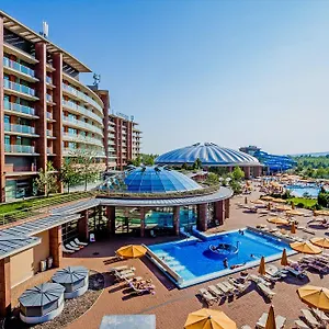 **** Semesteranläggning (resort) Aquaworld Ungern