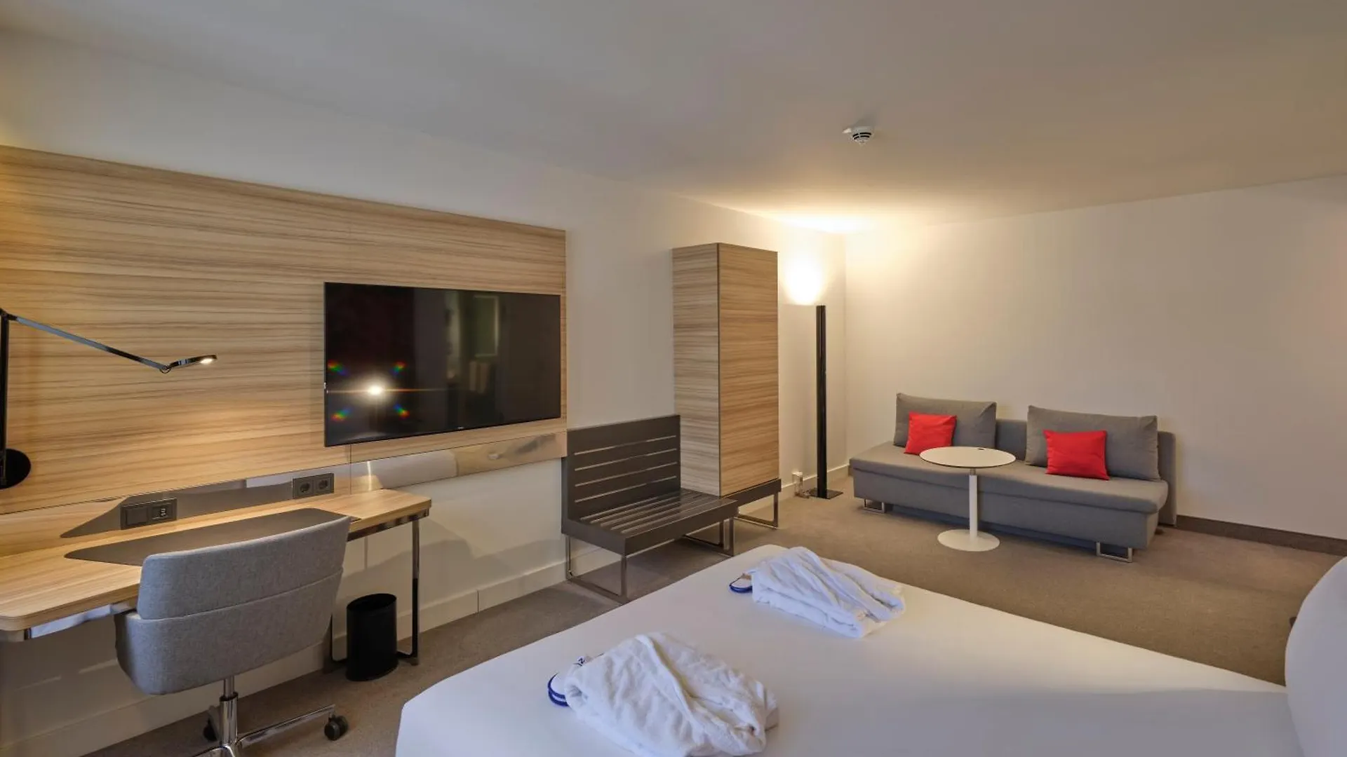 **** Hotel Novotel Muenchen City Niemcy